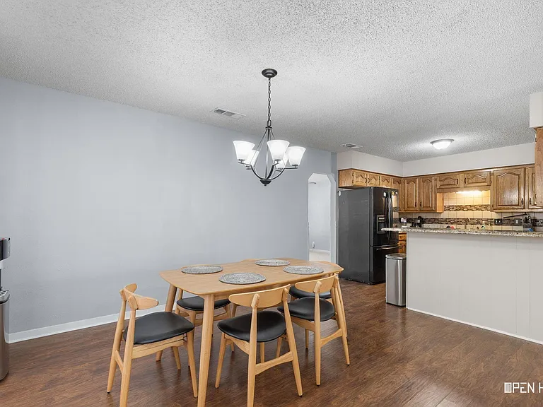 2810 Fleming Rd — Photo 10