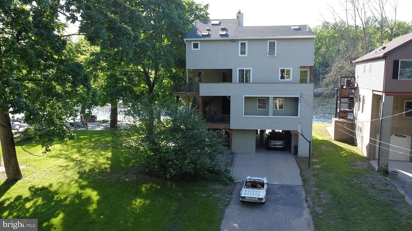 2973 River Rd photo 1