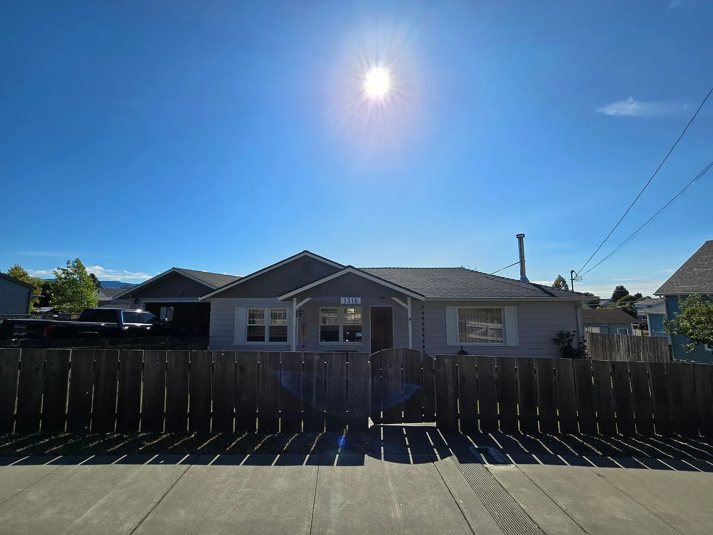 3BD/2BA Fortuna home with over 850 SqFt of garage space! — Photo 2