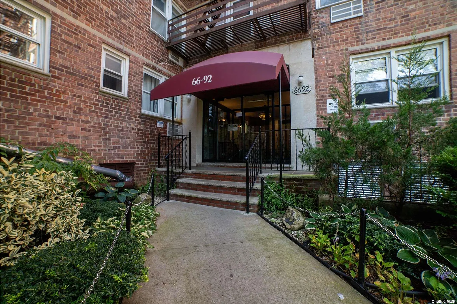 66-92 Selfridge Street #3E photo 1