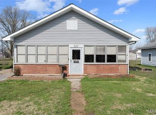 323 Wright Ave, Chaffee, MO 63740