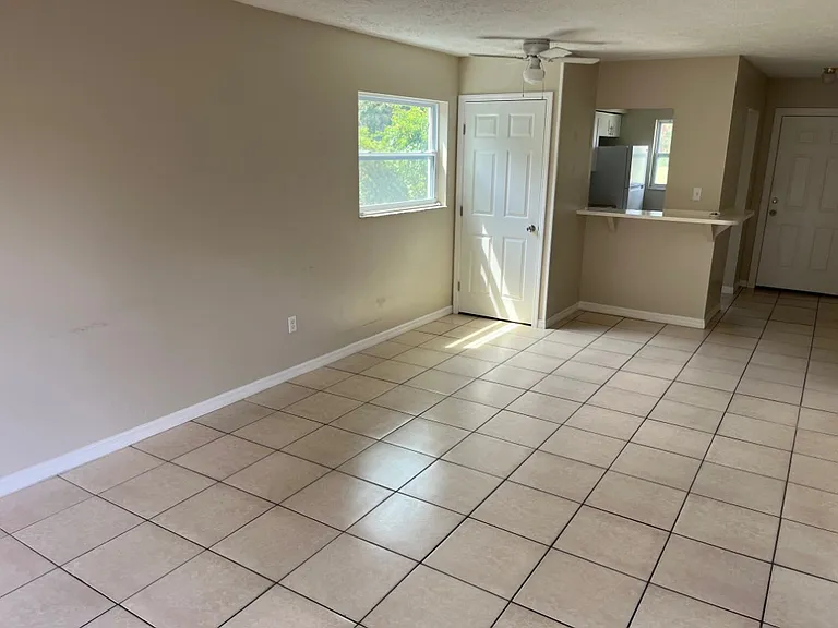 5926 Sun Glo Ave — Photo 2