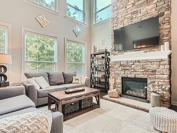 5th image of 2066 Clarion Dr