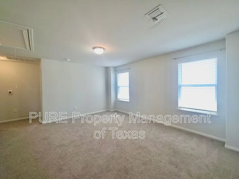 10400 Alemoor Dr — Photo 17
