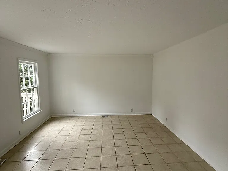 6062 Lakeshore Dr SE — Photo 5