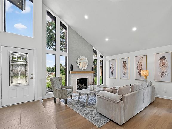 4th image of 1019 Ridgeview Cir
