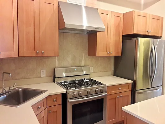 Rented by Paramount And Bond Real Estate | media 2