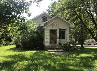 756 S Cherry St, Freeman, SD 57029