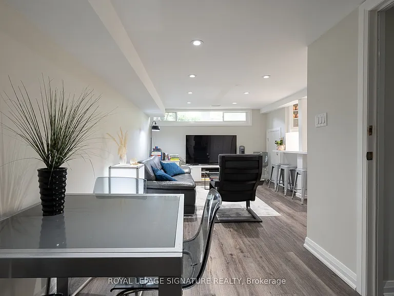 305 Blue Grass Blvd #BASEMENT — Photo 11
