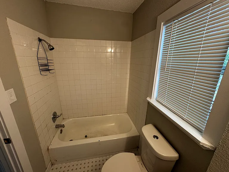 1717 Hemphill Dr — Photo 15