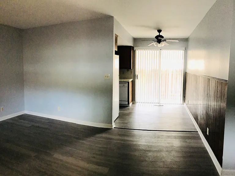 968 Cyndi Cir #B — Photo 6