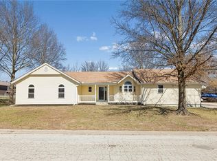 204 W 1st St, Garden City, MO 64747