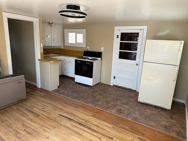 3142 W Main St — Photo 5