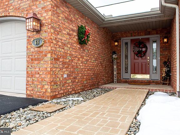 2nd image of 68 Parkwood Dr