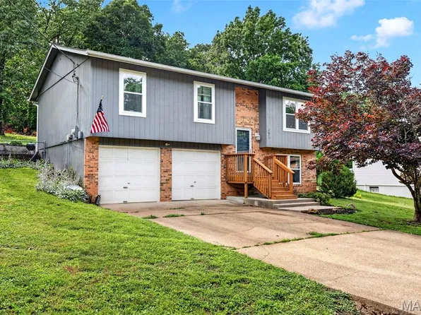 2673 Cathy Ann Dr, High Ridge, MO 63049