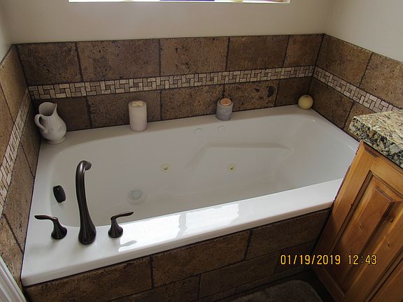 Jetted Tub 
