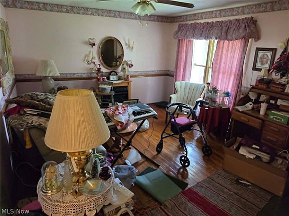 2nd image of 3056 Broadvue Cir
