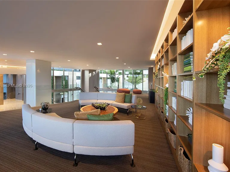 16385 Biscayne Blvd #1215 — Photo 37
