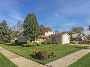 1114 E Crabtree Dr, Arlington Heights, IL