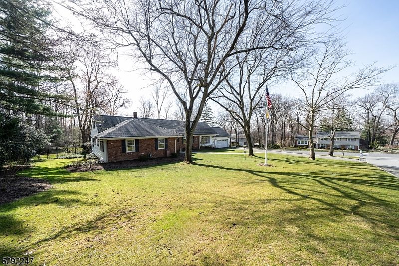 1st image of 19 Highland Dr
