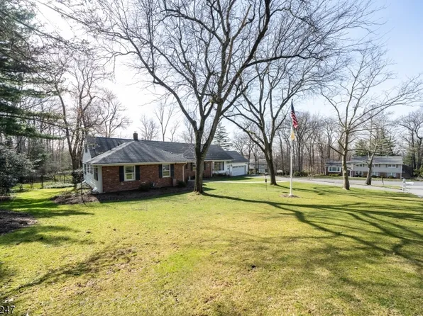 19 Highland Dr, North Caldwell Boro, NJ 07006