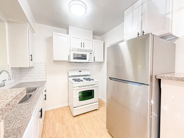 340 1/4 N Curson Ave #340-1/4 — Photo 6