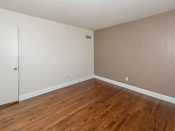 1358 Arroyo Dr, Ypsilanti, MI 48197