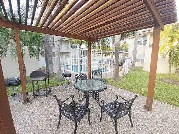 2nd image of 1121 Sandpiper Ave