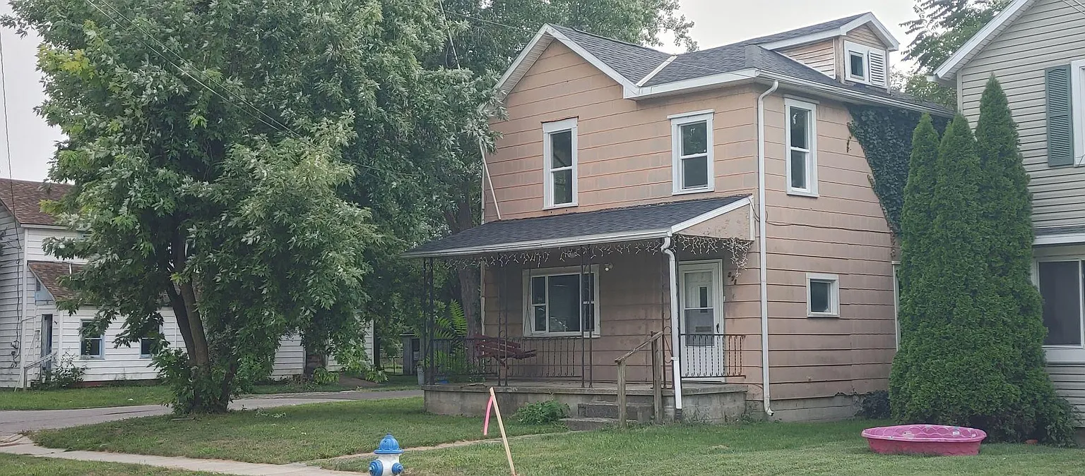 371 Waterloo St photo 1