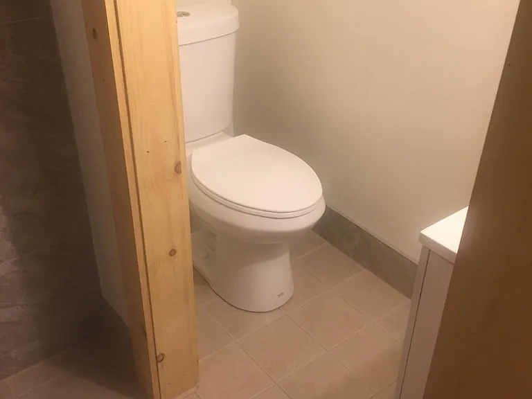 320 Sawyer St — Photo 5