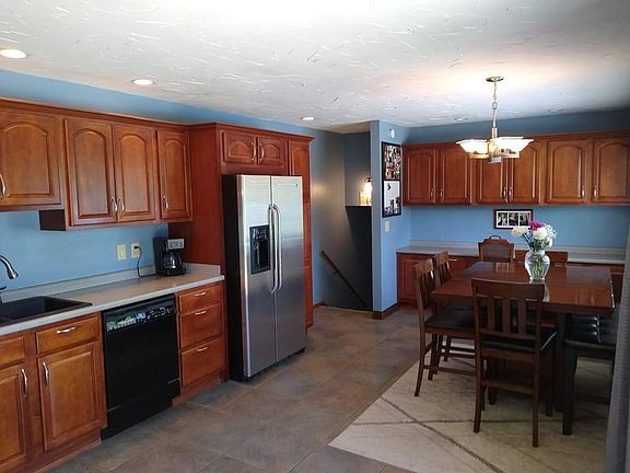 4th image of 7055 Fox Plum Dr