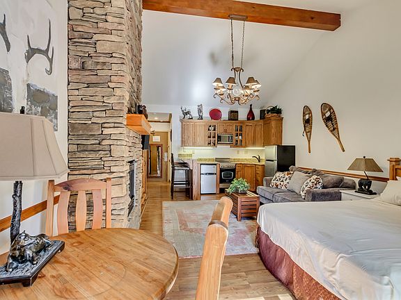 2nd image of 2325 Sidewinder Dr #830