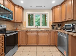 15 Neagle St, Naugatuck, CT 06770