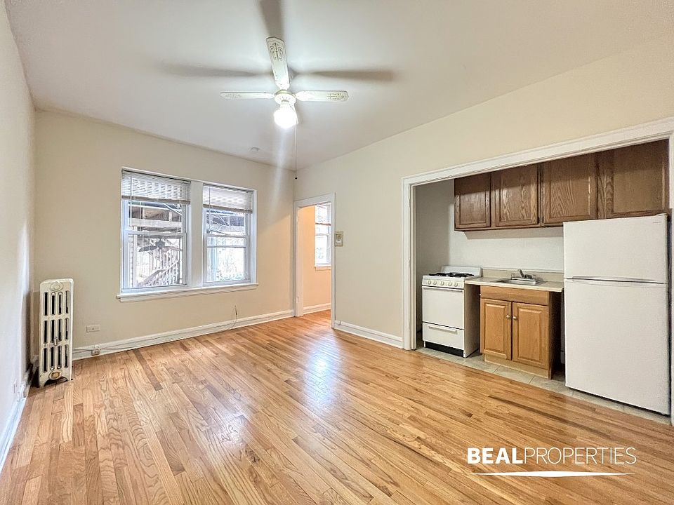 1st image of 2827 N Burling St APT 109