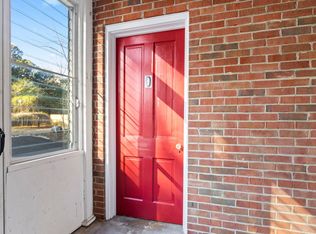 Private and Cozy 1BR Garage Apartment Utilities & Parking Included!, Williamsburg, VA 23188
