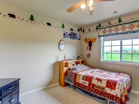 5th image of 584 E Rolling Hills Dr