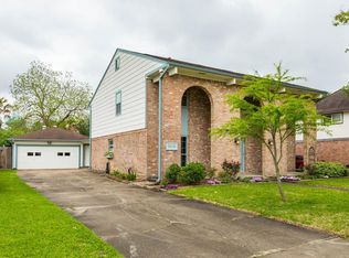 15511 Pensgate St, Houston, TX 77062