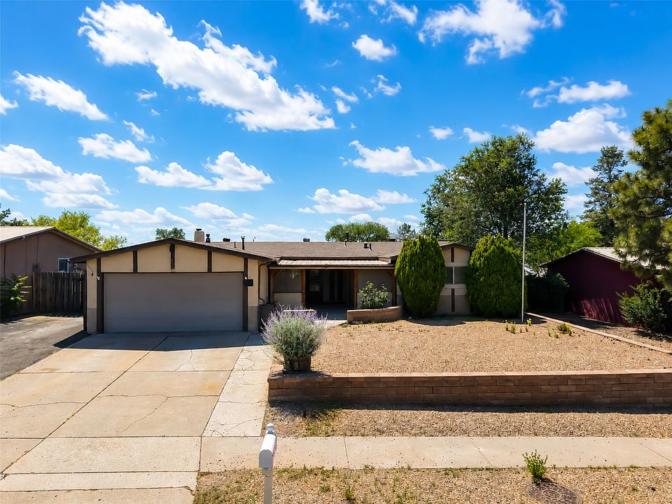 1st image of 2416 Avenida De Las Campanas