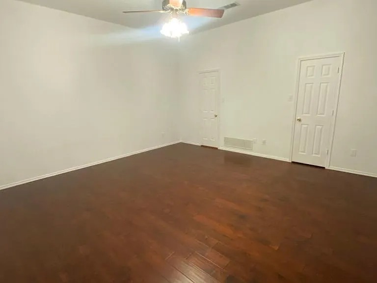 Master bedroom. Ceiling fan in all bedrooms.