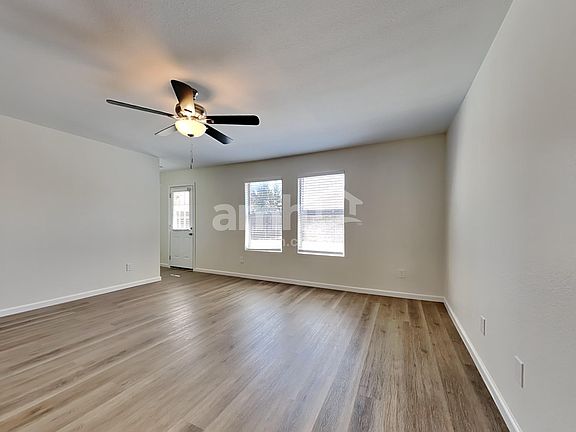 5th image of 1324 Waterford Dr
