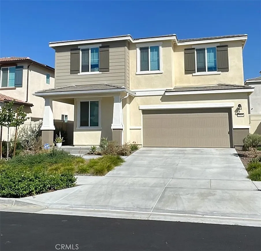 5 bed, 2415 sqft, $780 — Photo 3