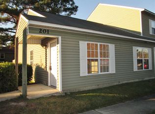 201 Palace Cir, Jacksonville, NC 28546