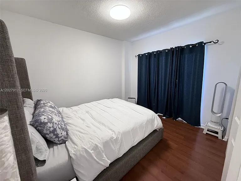 115 SW 42nd Ave #402 — Photo 20