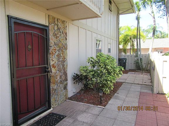 4th image of 4251 Island Cir #4