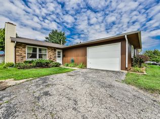 94 W Wrightwood Ave, Glendale Heights, IL 60139
