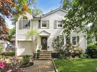 107 Grove St, Waldwick, NJ 07463