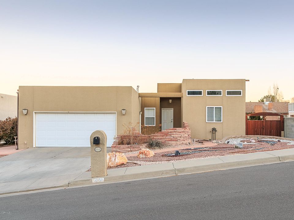 1st image of 604 Cerrillos Dr