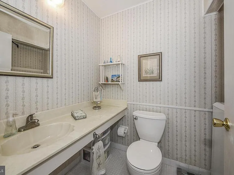 220 Payne Ct — Photo 4