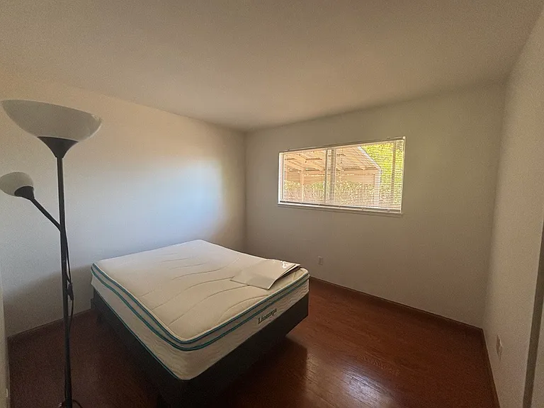 Bedroom #2: 10x11