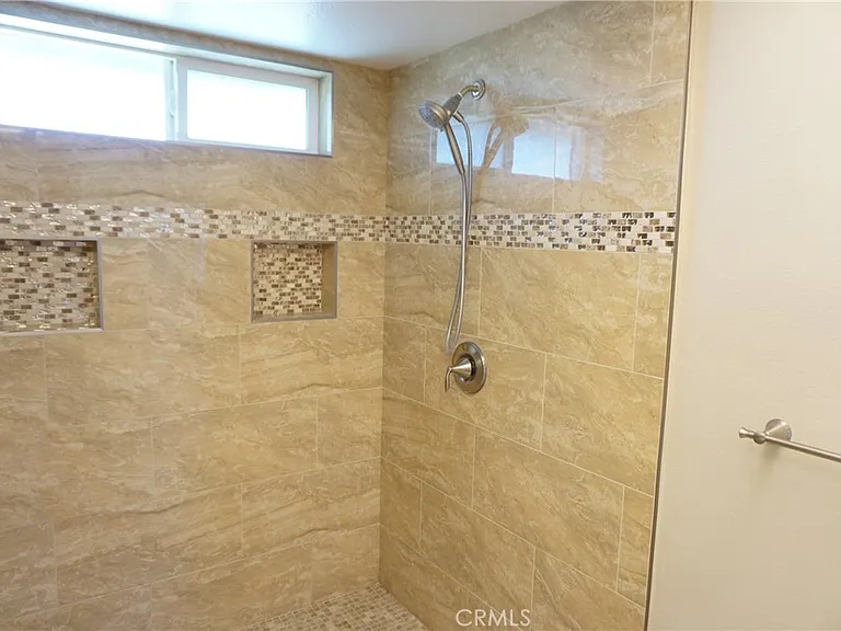 19584 Shadow Glen Cir — Photo 27